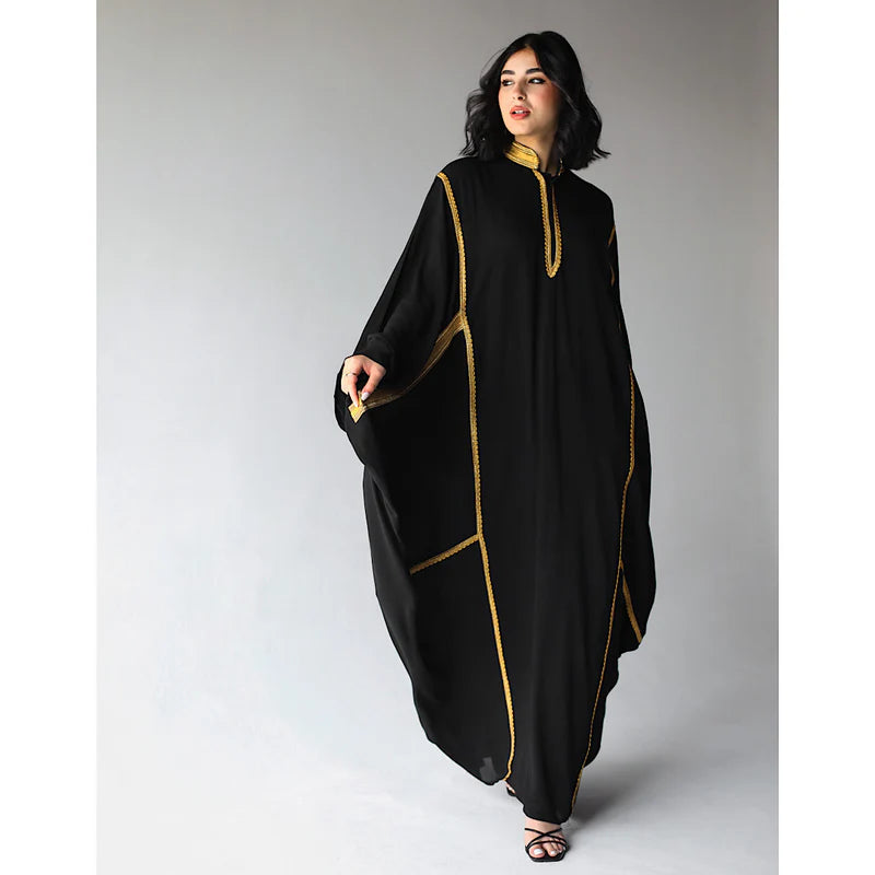 قفطان ذهبي مطرّز – فخامة وراحة في تصميم واحد