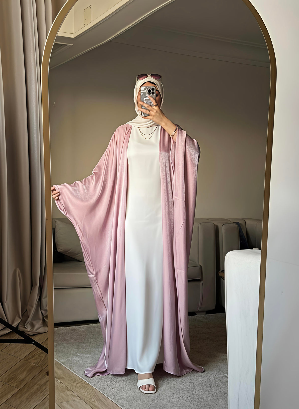 كارديجان الفراشة مع البيزك
